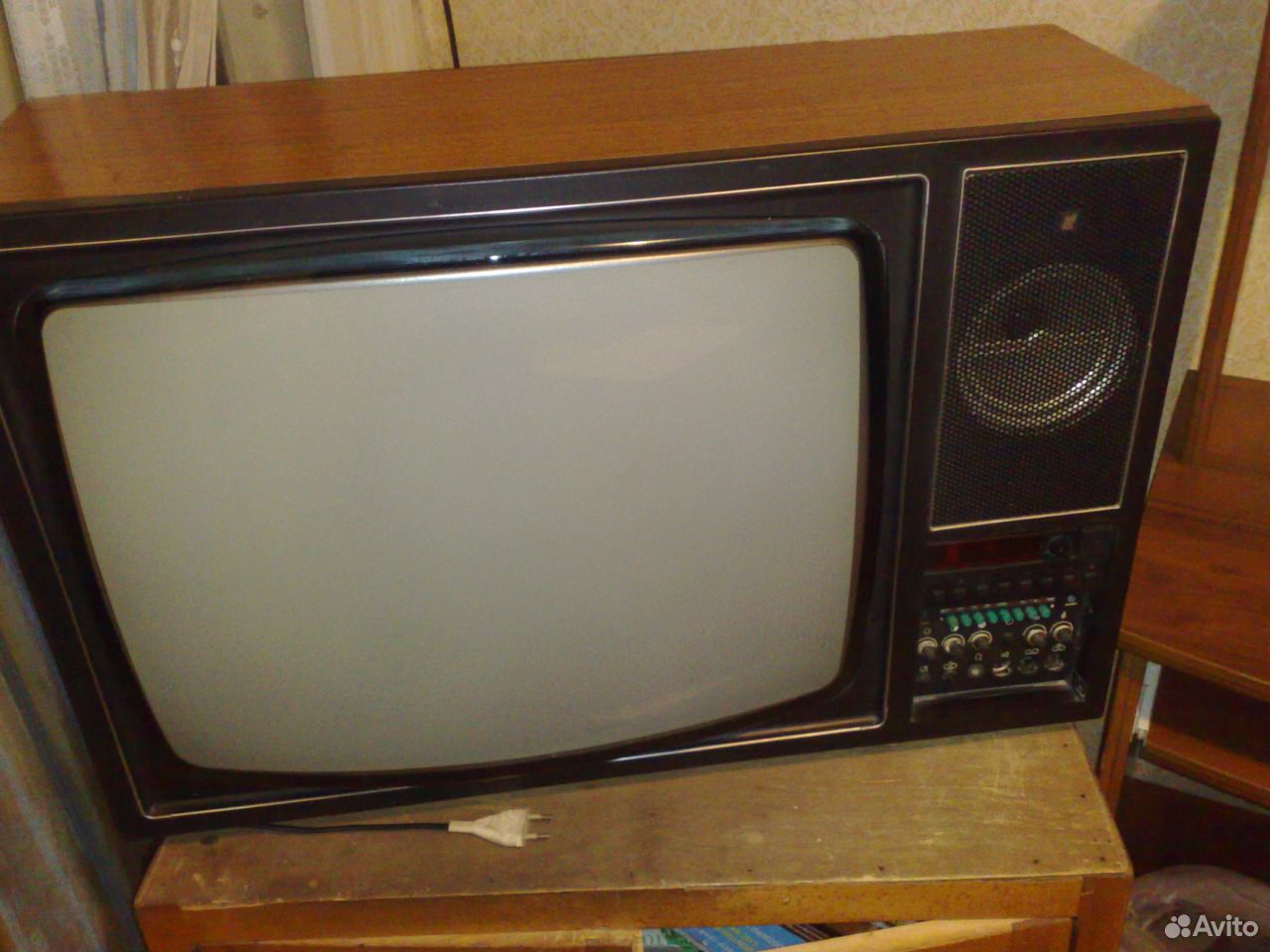 Телевизор авито ростов. Телевизор рекорд 310. Телевизор Садко цветной ламповый. Телевизор ламповый веко nr33tl. Телевизор ламповый 32 JVC.
