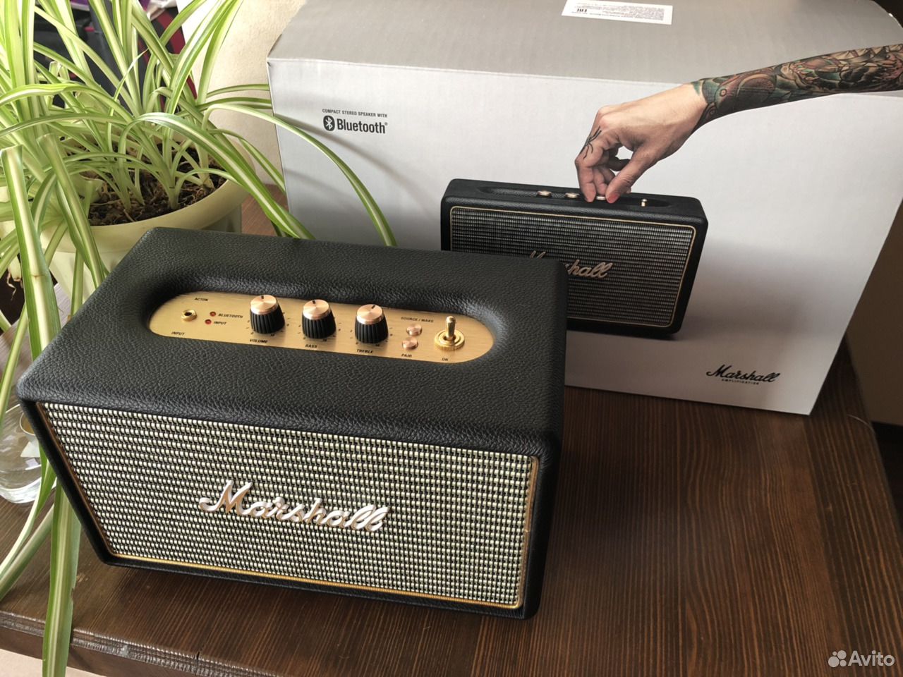 колонка marshall в интерьере