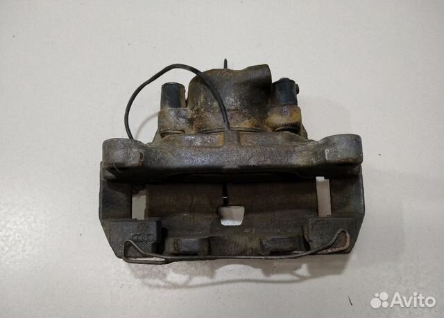 Тормозной суппорт передний левый Ауди А4 А5 B8