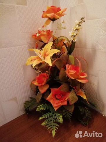 Композиция из цветов для интерьера