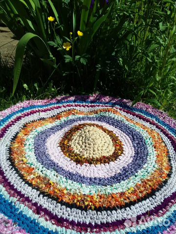 Коврик вязаный