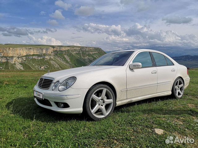 Мерседес w124 200. W212 универсал. Мерседес 124 е200. W123. Авто с двигателями миллионниками.