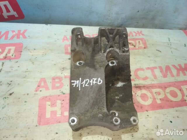 Кронштейн двс Форд Фокус 2