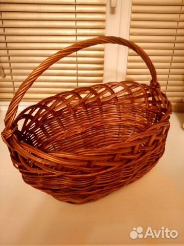 Корзинка овальная с ажуром плетёная из ивы