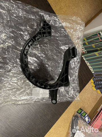 Бочок охлаждающей жидкости (антифриза) Крепление