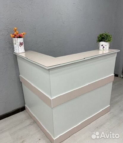 Стойка ресепшн