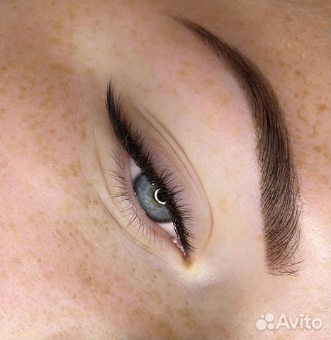 Наращивание ресниц в студии