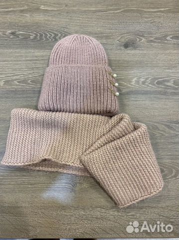 Женская шапка со снудом