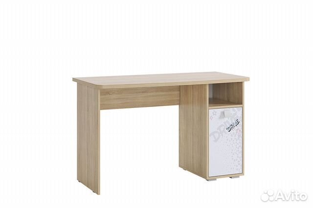 Письменный стол в детскую комнату