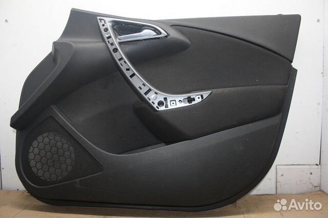Обшивка двери передней правой opel astra J 2010
