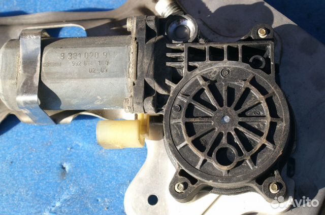 Land Rover Range Rover III (LM) 2002-2012г стеклоп