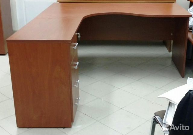 Угловой офисный стол Угловой офисный стол