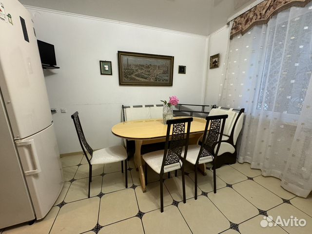 

Дом 470 м² на участке 10 сот.