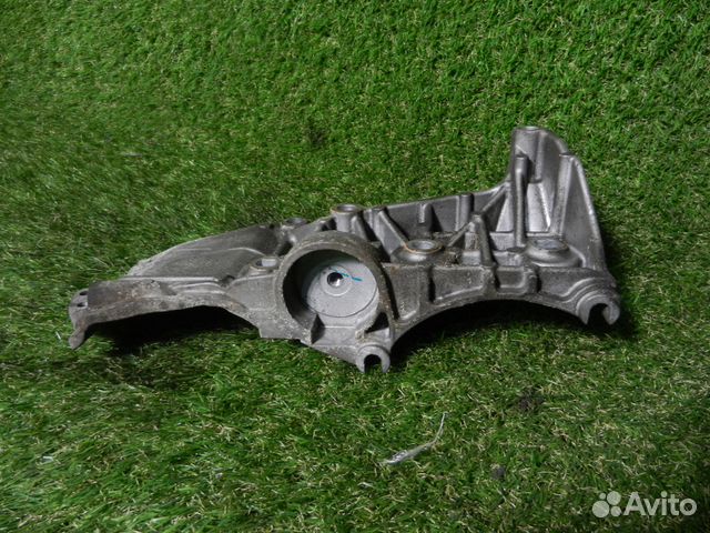 Кронштейн генератора K9K Nissan Qashqai J10