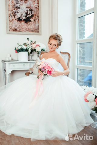 Изящное свадебное платье Изящное свадебное платье