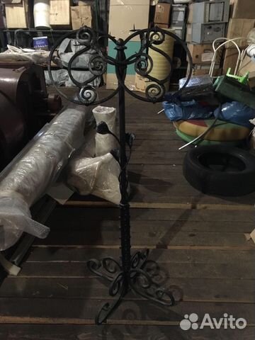 Продам подсвечник кованный