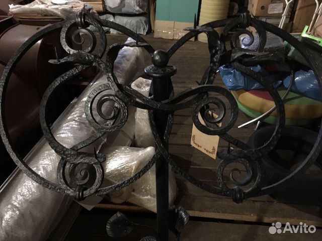 Продам подсвечник кованный