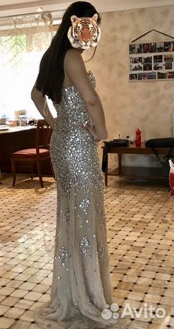 Платье Jovani в стразах, камнях со шлейфом в пол Платье Jovani в стразах, камнях со шлейфом в пол