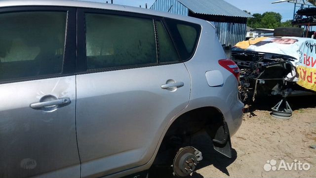 Toyota RAV4 Тойота Рав4 2011г дверь