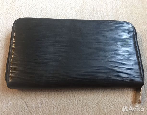Клатч портмоне Louis Vuitton epi оригинал б/у Клатч портмоне Louis Vuitton epi оригинал б/у