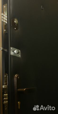 Дверь стальная с чёрной порошковой отделкой