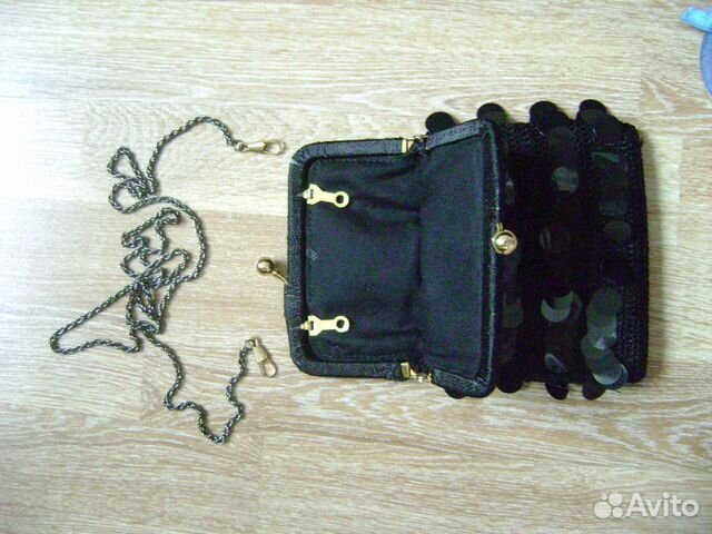 Новая сумочка-кошелек на цепочке Новая сумочка-кошелек на цепочке