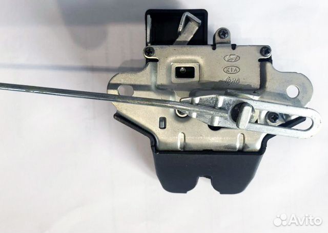 Замок крышки багажника Hyundai / KIA 812304Y020