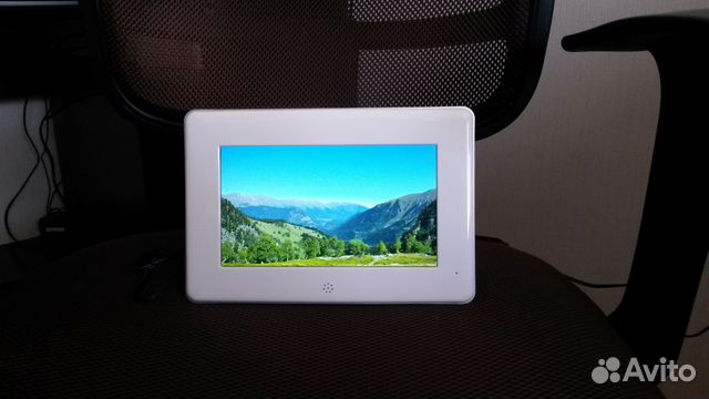 Цифровая фоторамка Inch F7i + флешка 4 гб