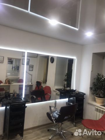 Продам салон парикмахерскую в центре