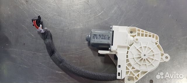 Шкода йети 8K0959811A