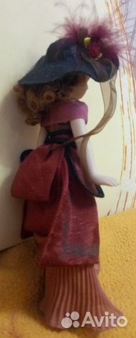 Кукла фарфоровая из коллекции «Дамы эпохи