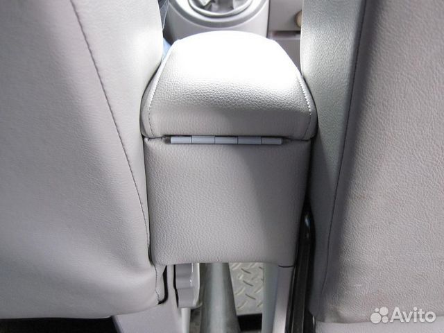 Подлокотник для Volkswagen T5, вариант 1 Подлокотник для Volkswagen T5, вариант 1