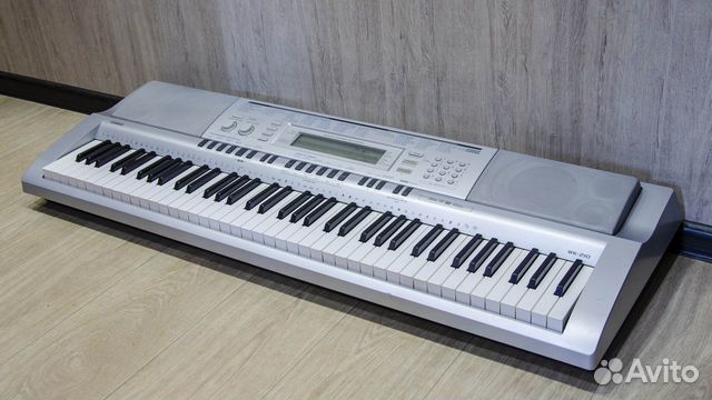 Синтезатор Casio WK-210 в идеальном состоянии