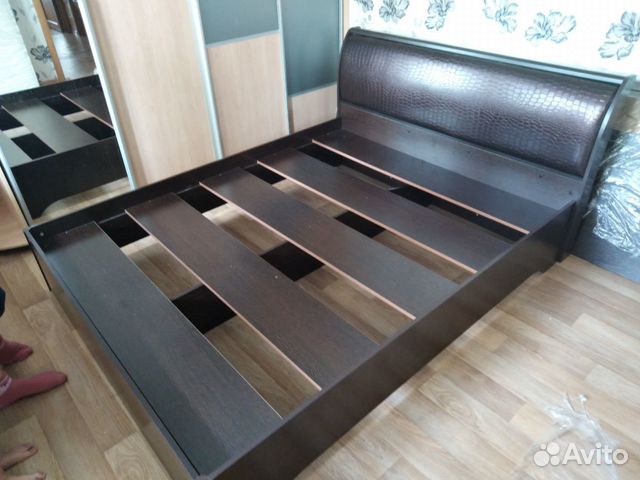 Кровать с матрасом (можно без матраса цена 8000)
