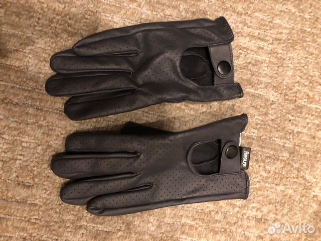 Продам зимние шапки guees,bikkembergs,ck