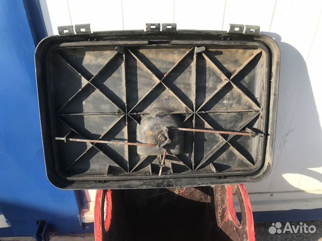 Крышка инструментального ящика Крышка инструментального ящика