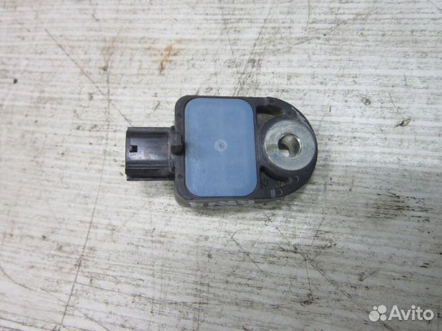 Датчик удара airbag Toyota RAV 4 CA40 XA40 Датчик удара airbag Toyota RAV 4 CA40 XA40