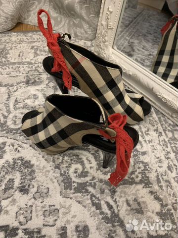 Босоножки женские Burberry