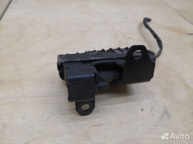 Замок капота Мерседес W212 W218 A2128800160 Замок капота Мерседес W212 W218 A2128800160