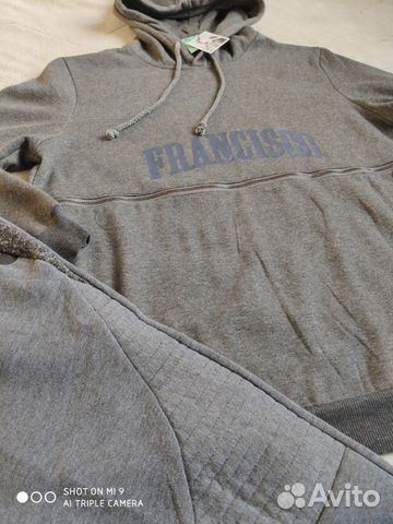 Спортивный утеплённый костюм Спортивный утеплённый костюм