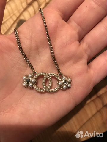 Цепочка с кулоном Chanel оригинал, есть чек Цепочка с кулоном Chanel оригинал, есть чек