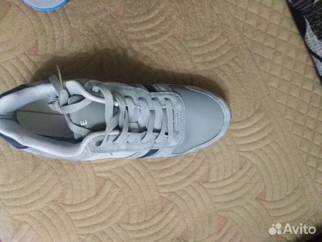 Кроссовки