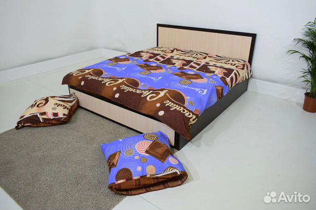 Кровать с матрасом