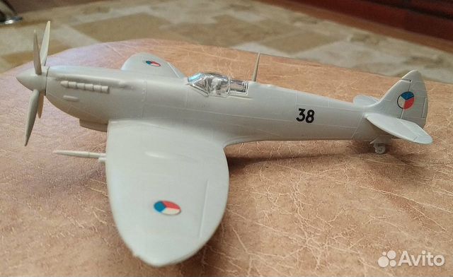 Модели самолетов 80-х годов СССР:Spitfire+Mustang Модели самолетов 80-х годов СССР:Spitfire+Mustang