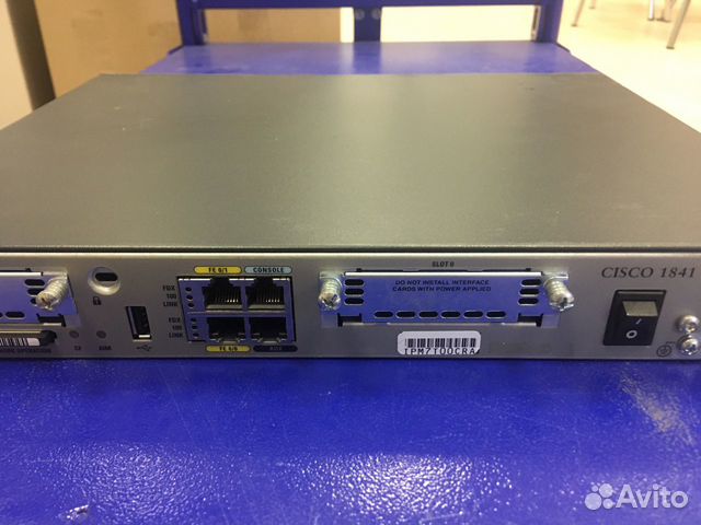 Маршрутизатор Cisco 1841 Маршрутизатор Cisco 1841