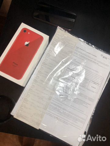 iPhone 8 red