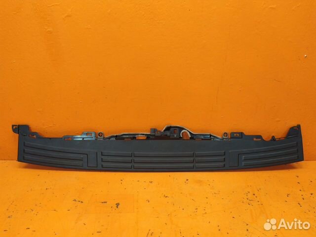 Накладка бампера задняя верхняя Toyota Land