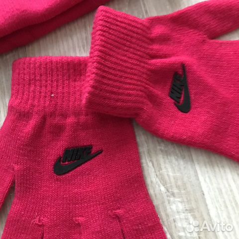 Шапка и перчатки Nike Шапка и перчатки Nike