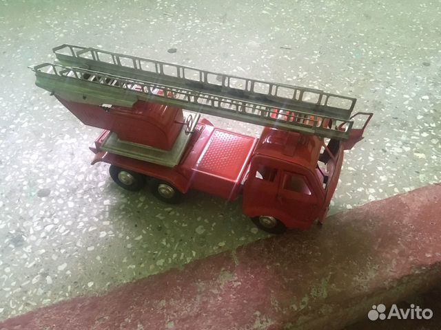Пожарная машина сим жесть СССР железная игрушка Пожарная машина сим жесть СССР железная игрушка