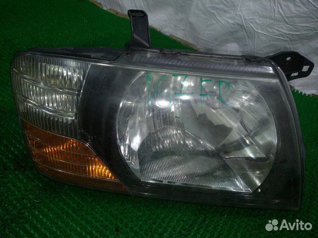 Фара правая Mitsubishi Pajero V75W 6G74 1999 Фара правая Mitsubishi Pajero V75W 6G74 1999